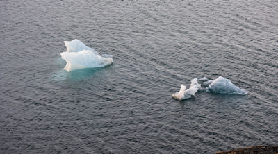 Icebergs in Jökulsárlón glacier lagoon