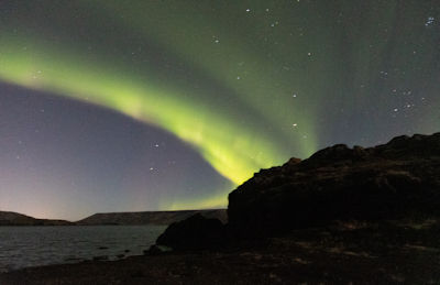 Northern lights, Auriga and Mars, stars trailed