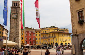 Torre Apponale and Piazza III Novembre