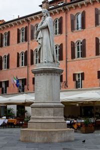 Dante statue