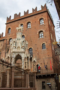 Scaliger tomb, Via S. Mario Antica