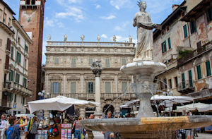 Fontana Madonna Verona