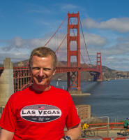 Tourist at the Golden Gate Bridge