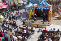 Magic act on Pier 39