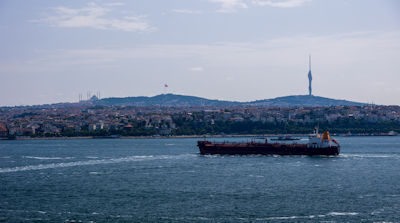 Çamlıca mosque, the Çamlıca TV tower and shipping on the Bosphorus