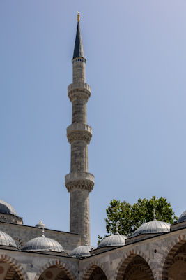 A minaret from the courtyard of the Blue Mosque