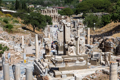 Memnius Monument