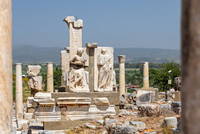 Memnius Monument