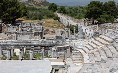 The Arcadian Way from the Theatre